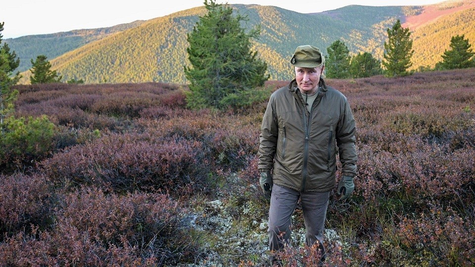 Trong quá trình di chuyển trong rừng Taiga, ông Putin thường xuyên là người cầm lái, dù là đi ô tô hay cano.