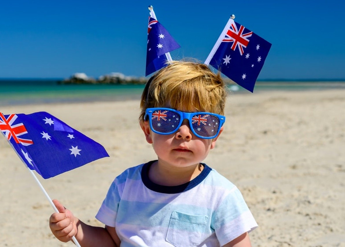 Hãy để ý ăn mặc với quần áo sạch sẽ, gọn gàng vì người Australia thường thích những trang phục đơn giản và lịch sự. (Nguồn: National Today)