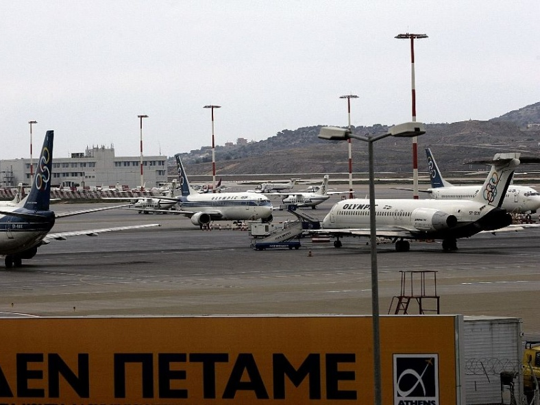 Hy Lạp: Hủy hàng trăm chuyến bay vì đình công