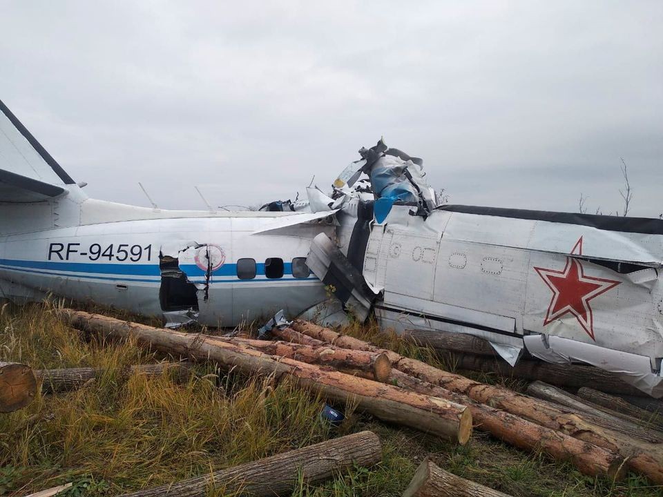 Máy bay mang số hiệu L-410 thuộc một câu lạc bộ hàng không đã bị rơi ở thành phố Menzelinsk thuộc Cộng hoà Tatarstan của Liên bang Nga. (nguồn: Reuters)