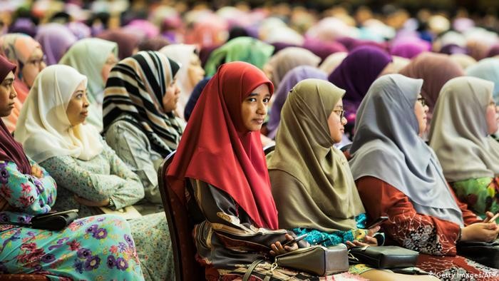 Phụ nữ đạo Hồi luôn có khăn trùm đầu (Hijab). (Nguồn: Getty)