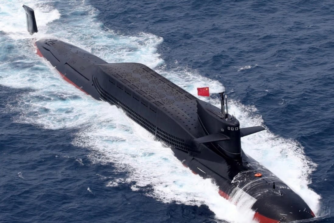 Một tàu ngầm tên lửa đạn đạo chạy bằng năng lượng hạt nhân chiến lược Kiểu 094A đã xuất hiện trong một video huấn luyện của hải quân PLA được truyền thông nhà nước phát sóng, trước thềm đại hội đảng lần thứ 20 sắp diễn ra. (Nguồn: Weibo)