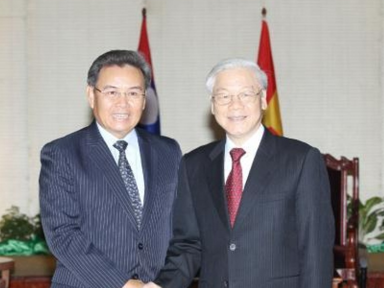 Tổng Bí thư Nguyễn Phú Trọng tiếp Chủ tịch Mặt trận Lào xây dựng đất nước