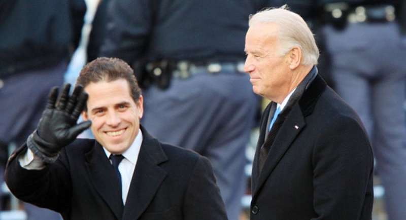 Ông Joe Biden và con trai Hunter Biden. (Nguồn: Politico) 