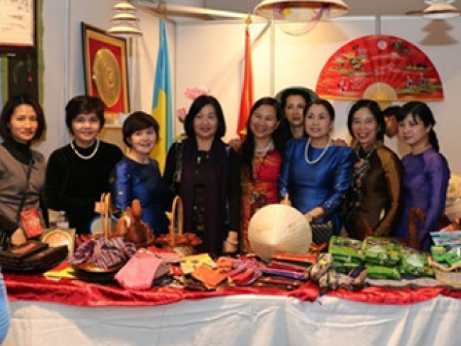 Việt Nam tham dự hội chợ từ thiện Kiev – Ukraine