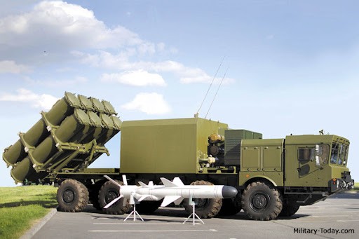 Tổ hợp tên lửa bờ biển Bal-E trang bị đạn tên lửa hành trình Kh-35E. (Nguồn: Military Today)