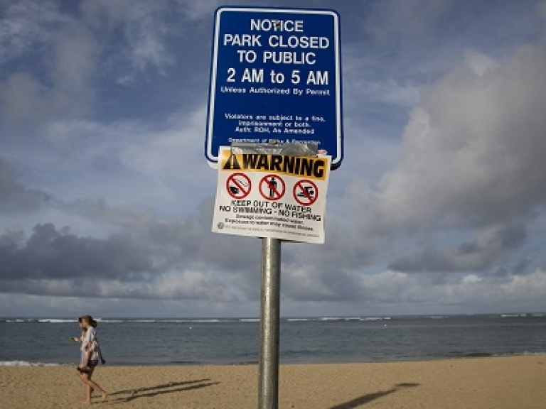 Mỹ đóng cửa các bãi biển ở Los Angeles do sự cố tràn nước thải