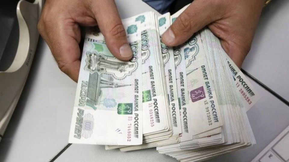 Nga cấm chuyển quá 10.000 USD ra nước ngoài, đồng Ruble tiếp tục lao dốc