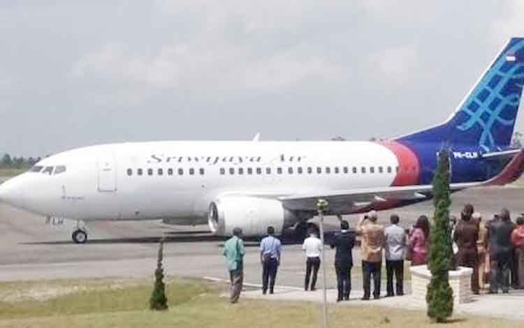 NÓNG. Máy bay Indonesia mất liên lạc sau khi cất cánh