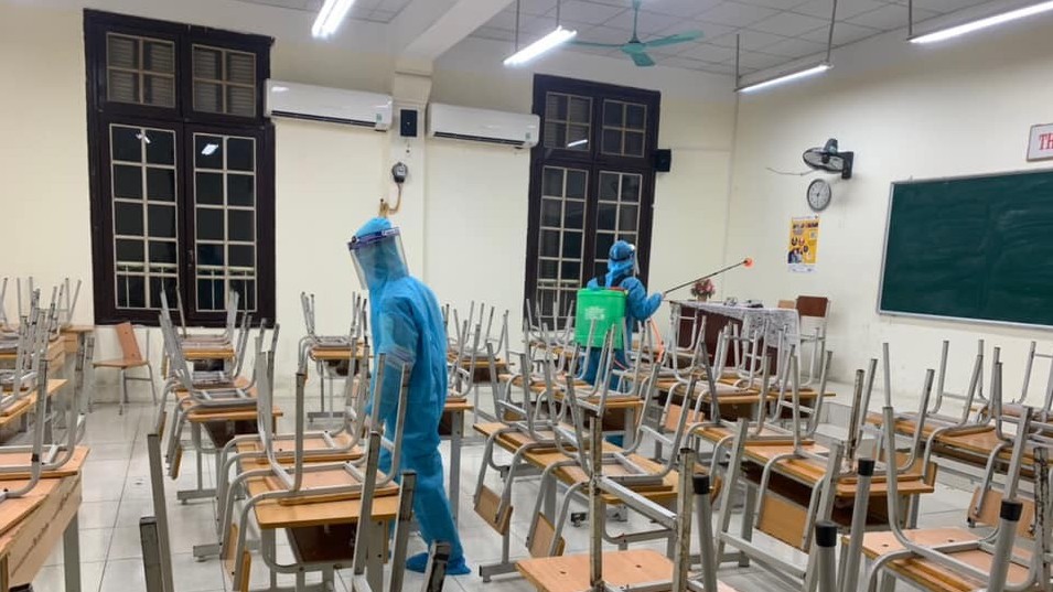 Covid-19 ở Hà Nội: Có học sinh là F1, nhiều trường thông báo khẩn cho nghỉ học
