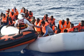 Dòng người vượt biển Địa Trung Hải vào châu Âu giảm