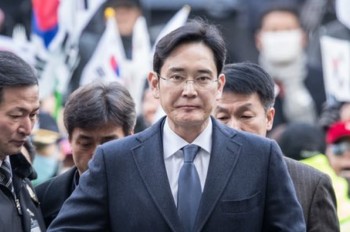 Hàn Quốc: Phó Chủ tịch Samsung chính thức bị bắt giữ