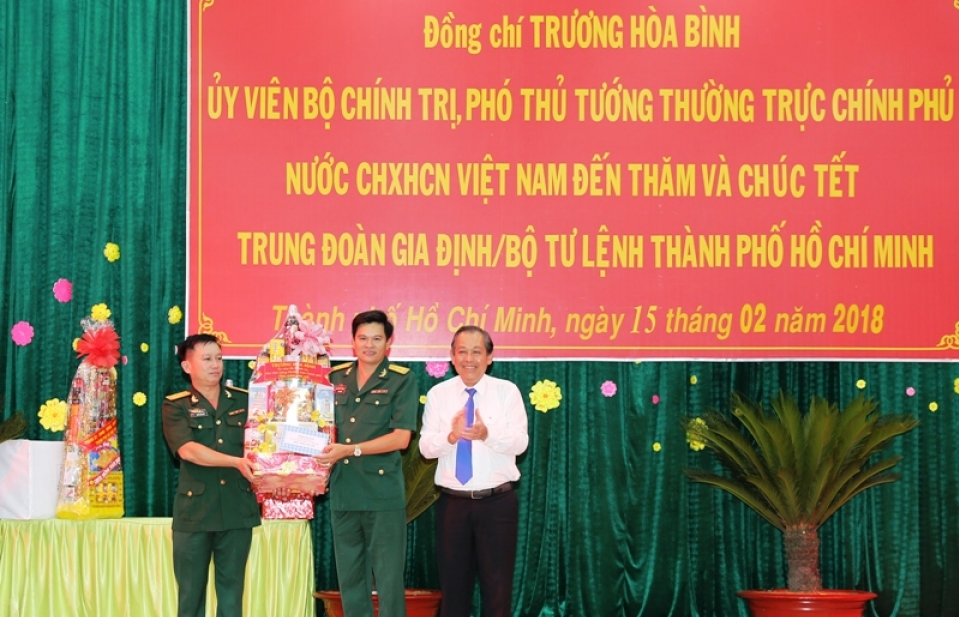 Phó Thủ tướng Trương Hòa Bình thăm, chúc Tết lực lượng vũ trang tại TPHCM