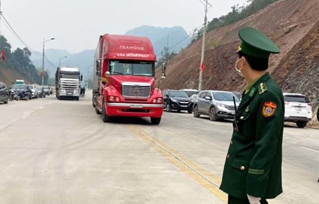 Cửa khẩu Tân Thanh mở trở lại, nông sản thông đường sang Trung Quốc