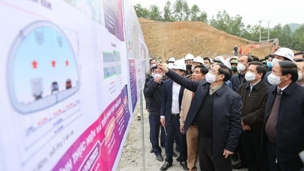 PM inspects progress of north-south expressway project’s eastern section