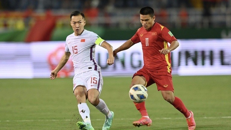 Cầu thủ đội tuyển nam, nữ Trung Quốc nhận mức lương bao nhiêu?