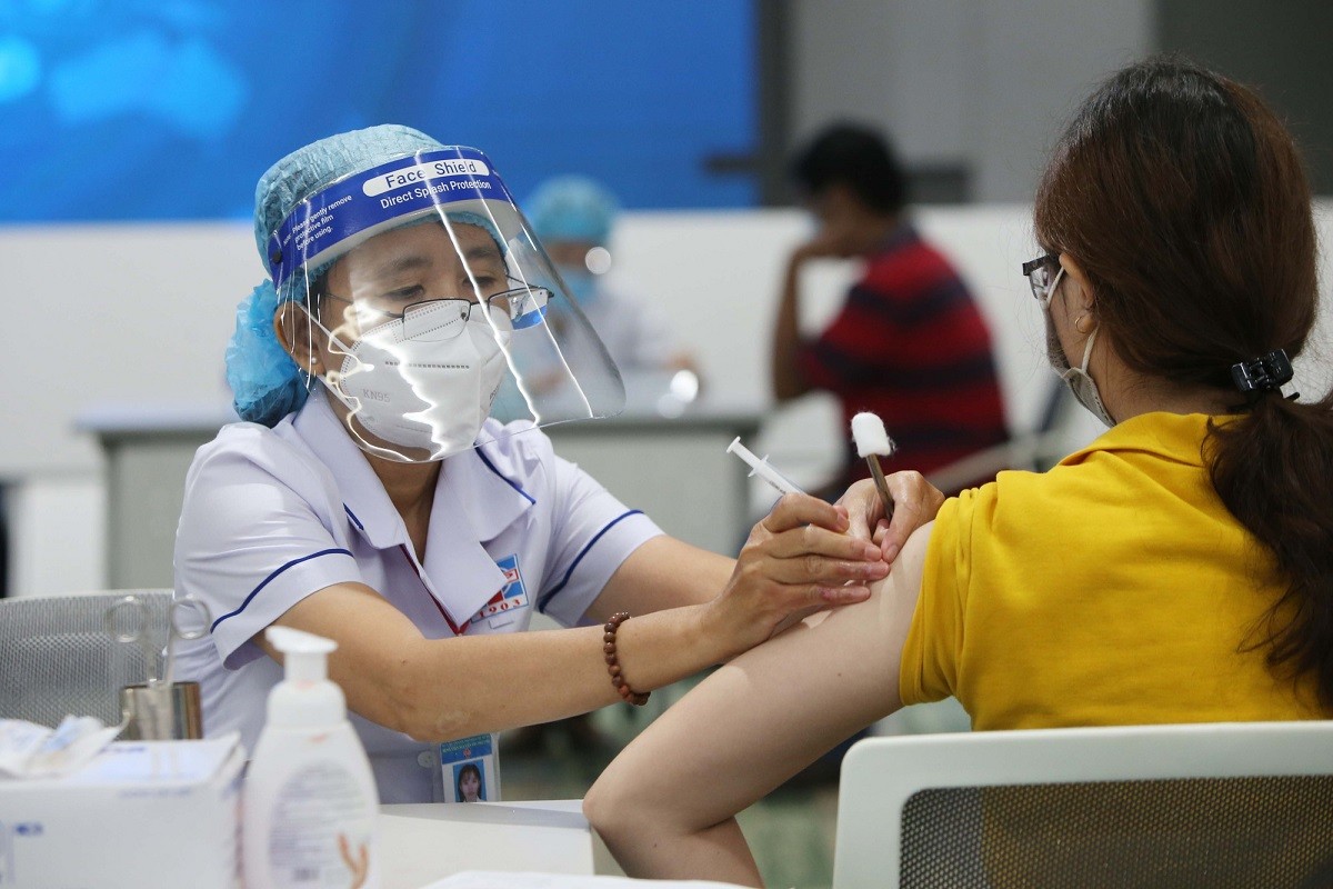 Covid-19 sáng 27/2: Ca mắc mới giảm, hơn 98% ca F0 ở Hà Nội điều trị tại nhà, dịch nóng ở Yên Bái