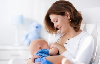 Béo phì ở trẻ liên quan chế độ ăn của mẹ giai đoạn cho con bú