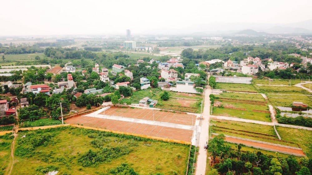 'Tỉnh giấc' sau nhiều năm, giá đất nền Hà Nội tăng chóng mặt, có nên ‘găm tiền’ đầu tư?