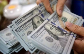 Đồng USD giảm giá sau các tin tức về bê bối chính trị tại Mỹ