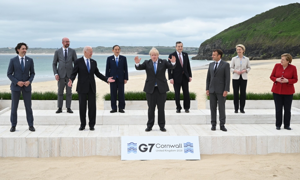Ảnh ấn tượng tuần 7-13/6: Thượng đỉnh G7 'chốt' việc đối phó Nga, Trung Quốc, điều tra nguồn gốc Covid-19 và con ve trên áo ông Biden