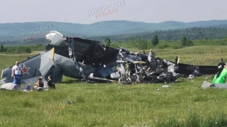 NÓNG! Rơi máy bay ở Nga, ít nhất 7 người thiệt mạng, 13 người bị thương