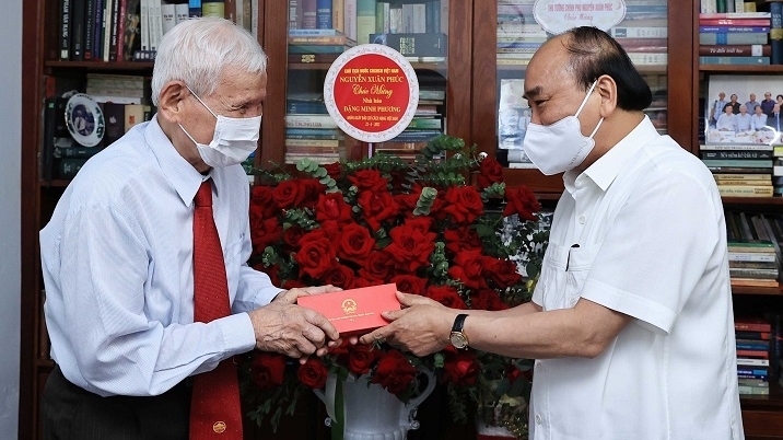 Chủ tịch nước thăm một số nhà báo, gia đình nhà báo lão thành nhân dịp Ngày báo chí Cách mạng Việt Nam
