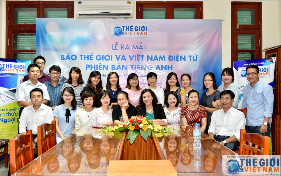 ra mat bao the gioi viet nam dien tu phien ban tieng anh