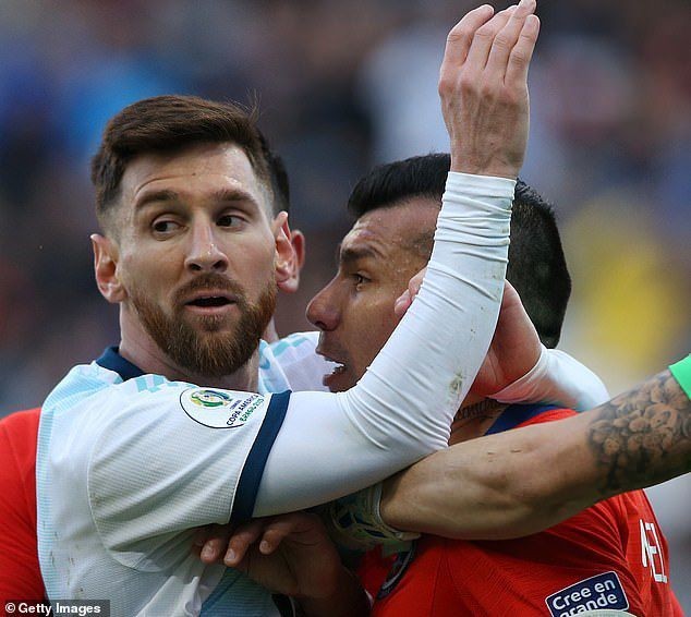 messi tu choi nhan giai va tuyen bo soc ve copa america 2019