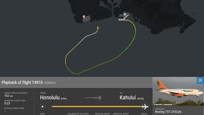 Máy bay Boeing 737 lao xuống biển Hawaii