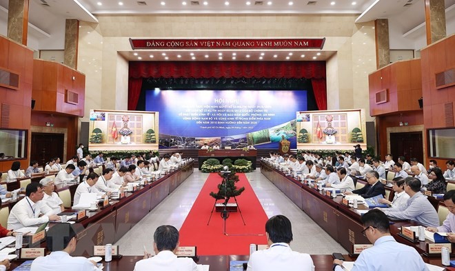 Thủ tướng Phạm Minh Chính chủ trì Hội nghị tổng kết thực hiện Nghị quyết 53 và Kết luận số 27 của Bộ Chính trị. (Ảnh: Dương Giang/TTXVN)