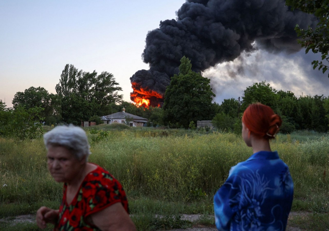 Ảnh ấn tượng tuần (4-10/7): Ông Putin nói về thắng thua Nga-NATO, pháo kích ở Ukraine, cựu Thủ tướng Abe bị ám sát, Mỹ-Trung tôn trọng lẫn nhau