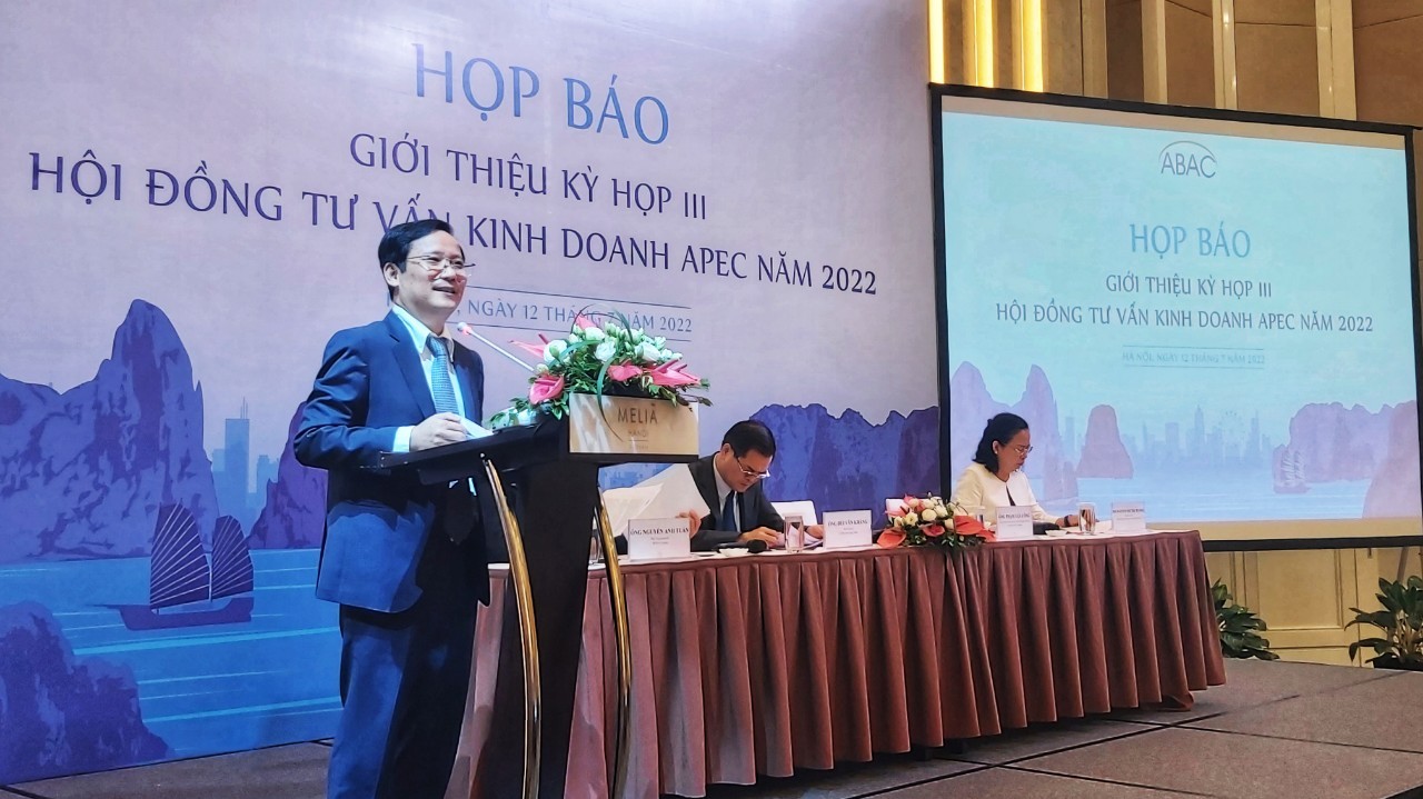 Ông Phạm lần Công, Chủ tịch Phòng Thương mại và Công nghiệp Việt Nam, Chủ tịch ABC Việt Nam giới thiệu Kỳ họp lần thứ III Hội đồng Tư vấn Kinh doanh APEC (ABAC III): Nắm bắt cơ hội, kiến tạo hợp tác khi thế giới đã kết nối trở lại (Ảnh: HN)