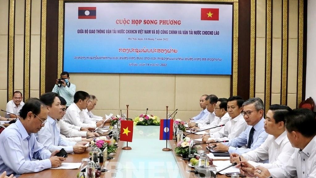 Việt Nam-Lào tăng cường hợp tác trong lĩnh vực giao thông vận tải