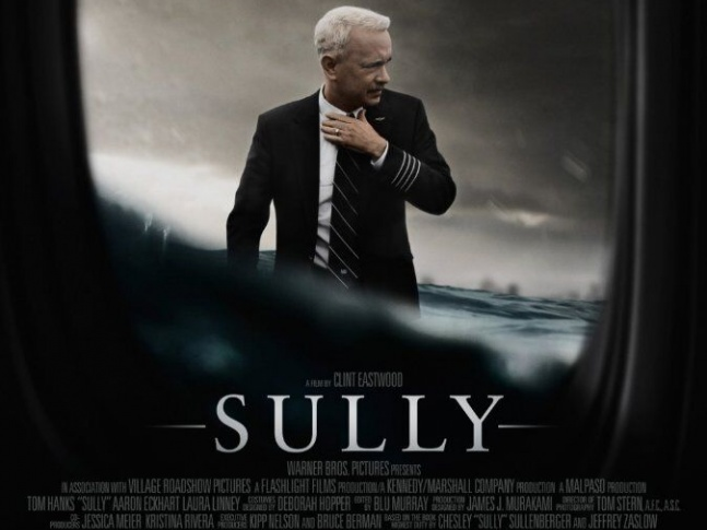 Tom Hanks bước vào cuộc đua giành giải Oscars 2017 với vai Sully