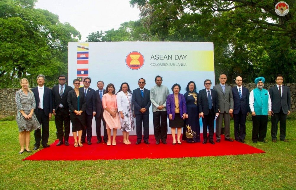 Lễ thượng cờ kỷ niệm 52 năm thành lập ASEAN tại Sri Lanka