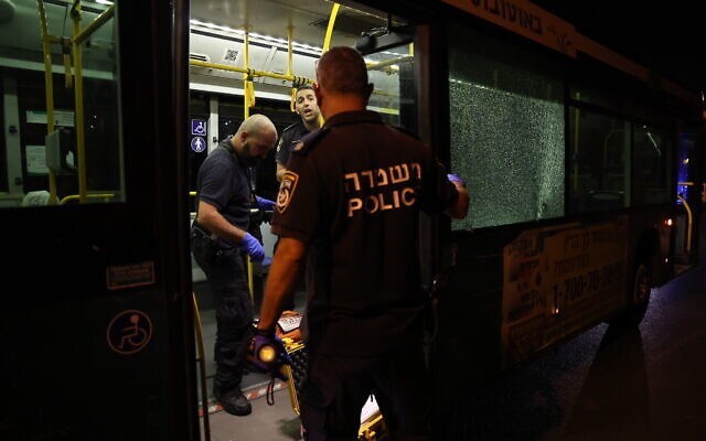 Xả súng vào xe buýt tại Jerusalem, nhiều người bị thương. (Nguồn: Yonatan Sindel/Flash90)