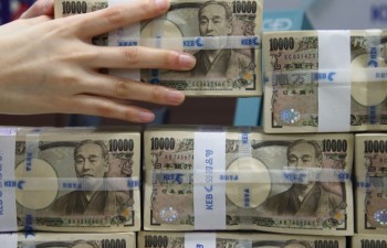 Reuters: Nhật Bản sẽ bổ sung ngân sách dù kinh tế cải thiện