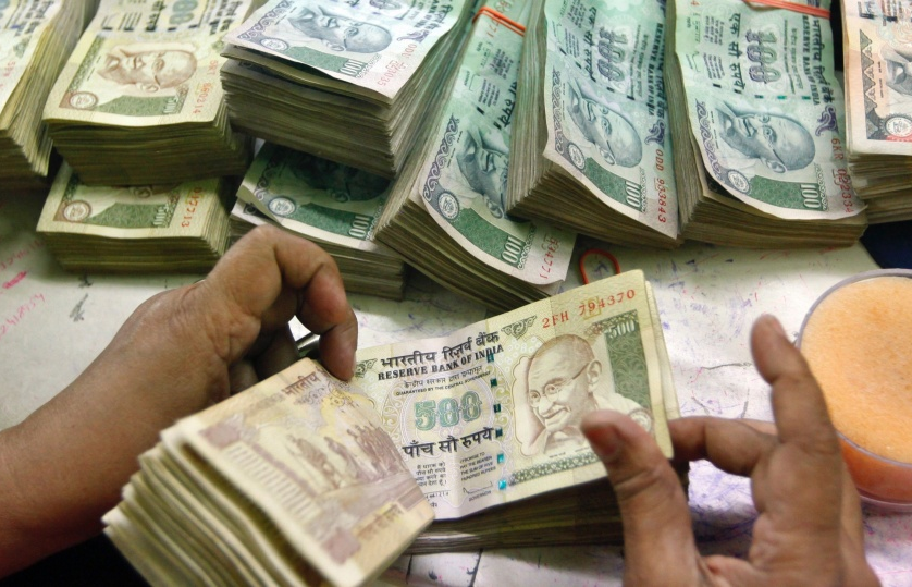 Ấn Độ cân nhắc tăng chi tiêu để chặn đà giảm của nền kinh tế