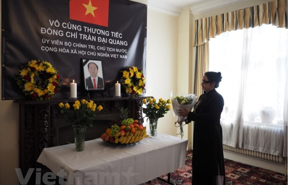 ĐSQ Việt Nam tại Anh, Algeria tổ chức tưởng niệm Chủ tịch nước Trần Đại Quang