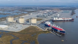 Gói trừng phạt Nga thứ 14 thêm điểm nghẽn, Pháp gửi tiền khủng mua hàng, khó 'chặn cửa' LNG Moscow