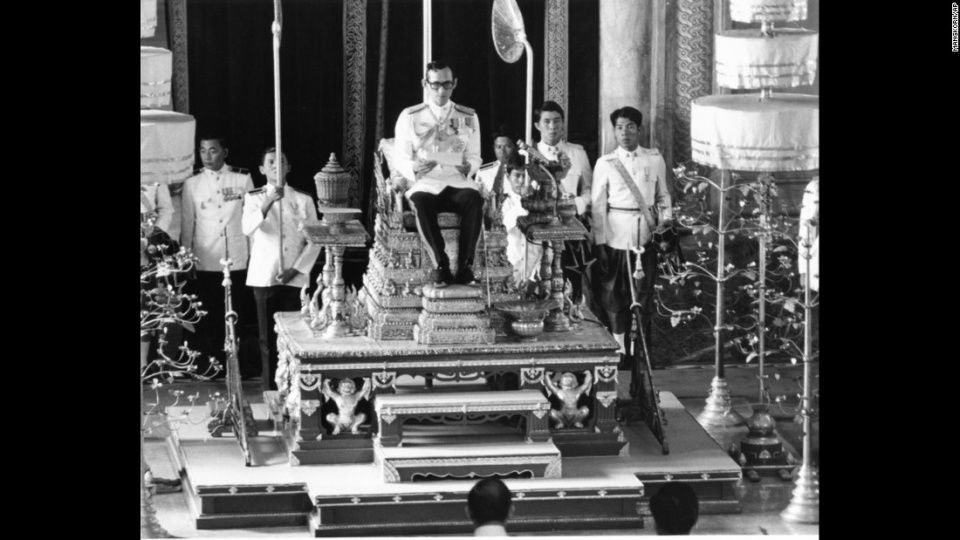 cuoc doi nha vua bhumibol adulyadej qua anh