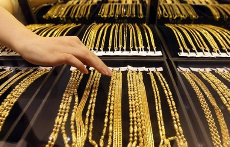 Giá vàng châu Á rơi xuống mức thấp nhất của 7 tuần