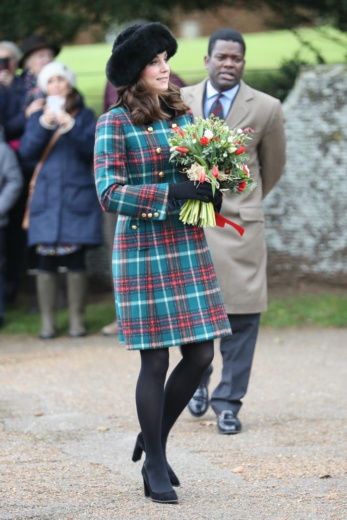 Soi những chiếc áo khoác ‘sang, xịn, mịn’ đến ‘đứng tim’ của Công nương Kate Middleton