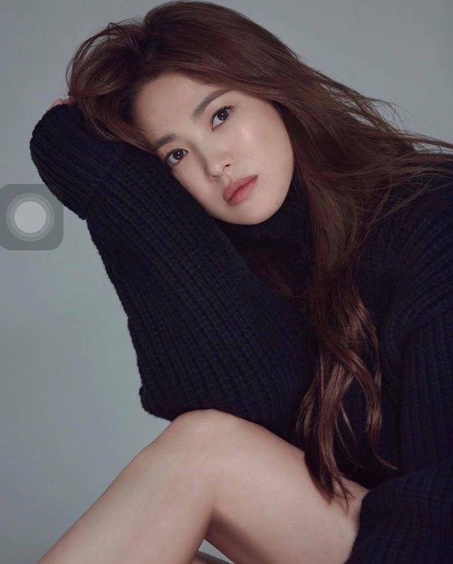 Truyền thông bất ngờ ‘đào bới’ vụ ly hôn, Song Hye Kyo vẫn gây bão với bộ ảnh ngọt ngào quyến rũ