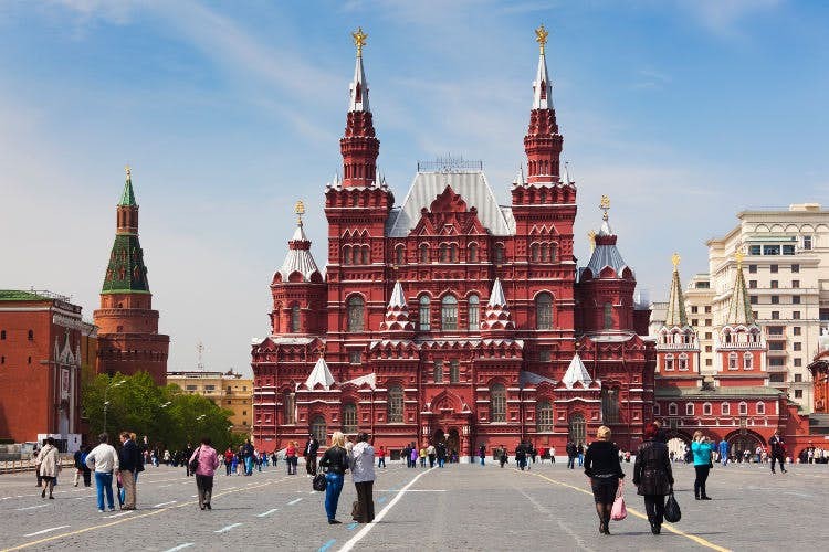 Kazakhstan lần đầu vượt Nga về GDP bình quân