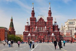 Báo Anh: Kinh tế Nga 'đúng hướng', phục hồi về mức trước khi xung đột với Ukraine bắt đầu