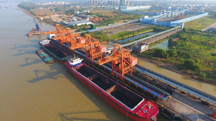 Trung Quốc tăng cường nhập khẩu than đá từ Nga và Indonesia
