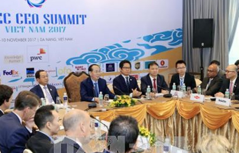 Chủ tịch nước gặp gỡ doanh nghiệp Hoa Kỳ bên lề APEC 2017