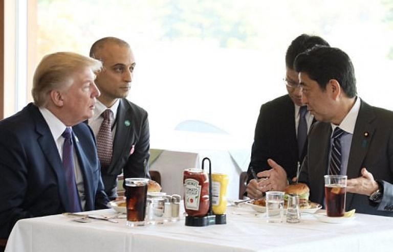 Bánh mì kẹp Tổng thống Mỹ thưởng thức ở Nhật Bản "cháy hàng"